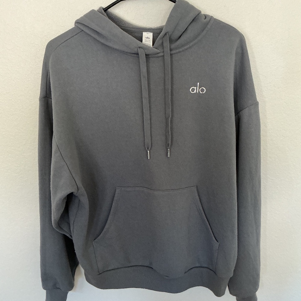 ALO Yoga Accolade Hoodie in Steel Grey